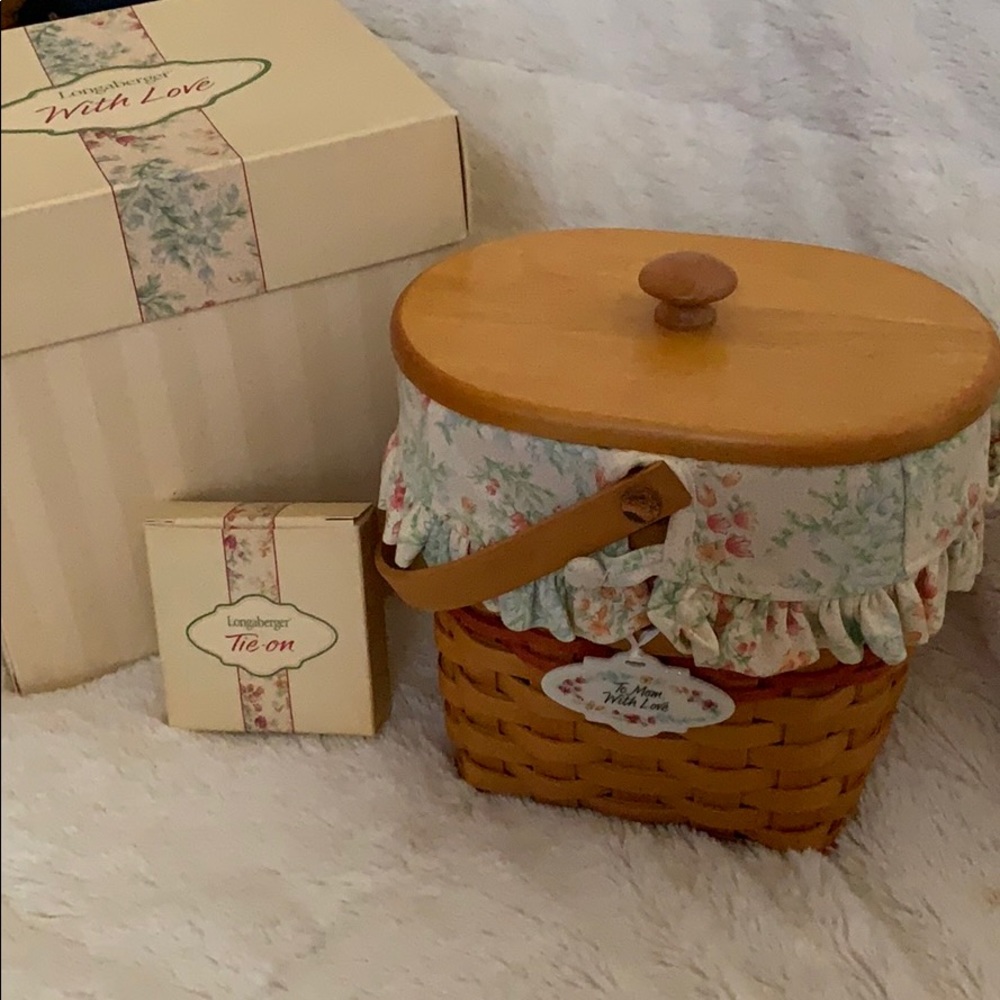 Longaberger 2001 With Love basket